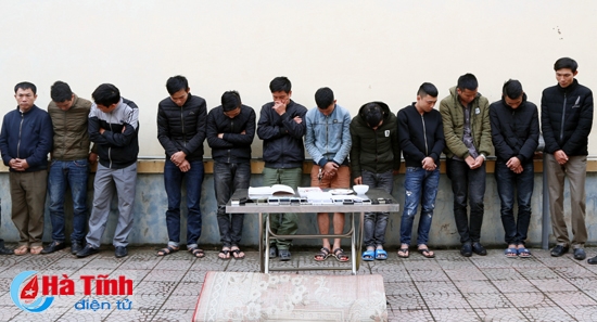 Hà Tĩnh: Phá ổ bạc “khủng”, bắt giữ 12 đối tượng