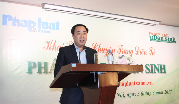 &Ocirc;ng Nguyễn Xu&acirc;n Kh&aacute;nh, Ph&oacute; Tổng bi&ecirc;n tập b&aacute;o Ph&aacute;p luật &amp;amp;amp; X&atilde; hội c&ocirc;ng bố Giấy ph&eacute;p th&agrave;nh lập chuy&ecirc;n trang điện tử Ph&aacute;p luật &amp;amp;amp; D&acirc;n sinh.