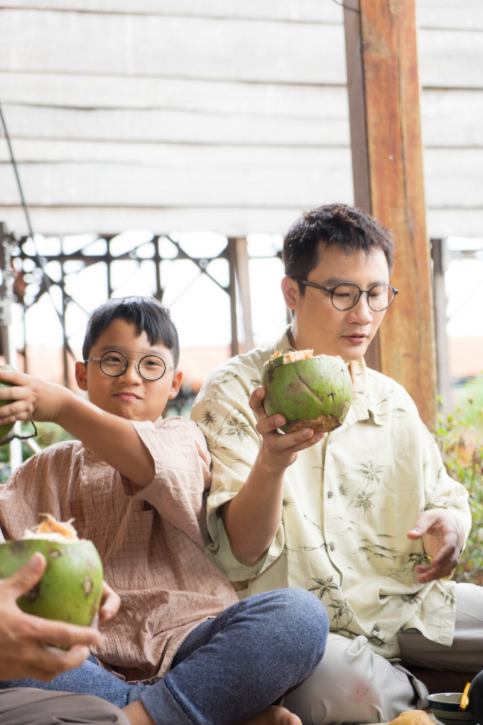 Ho&agrave;ng B&aacute;ch v&agrave; con trai T&ecirc; Gi&aacute;c.