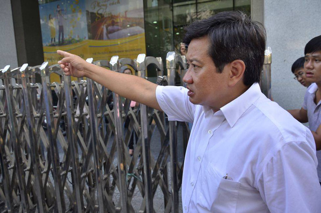 &Ocirc;ng Hải quyết liệt chỉ đạo th&aacute;o dỡ c&aacute;c phần c&ocirc;ng tr&igrave;nh vi phạm diện t&iacute;ch vỉa h&egrave;