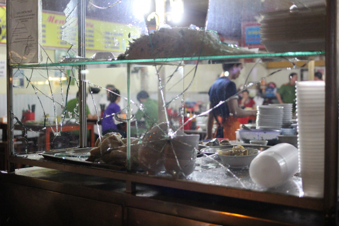 Giang hồ đập ph&aacute; qu&aacute;n ăn, ch&eacute;m c&ocirc;ng an phường nhập viện