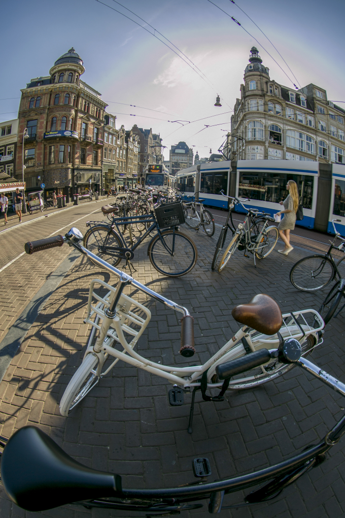 Th&agrave;nh phố của xe đạp v&agrave; t&agrave;u điện