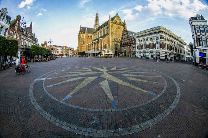 Quảng trường trung t&acirc;m Harlem.