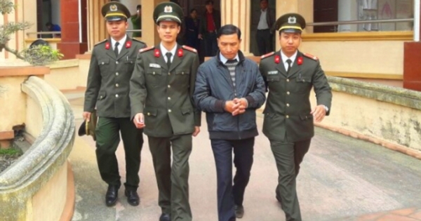 Vụ bắt Bí thư xã Quảng Lĩnh: Nội dung tin nhắn liên quan “tham nhũng tình dục”!