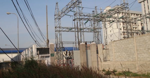 Trạm biến áp bất ngờ phóng điện, 2 nhân viên bị bỏng nặng