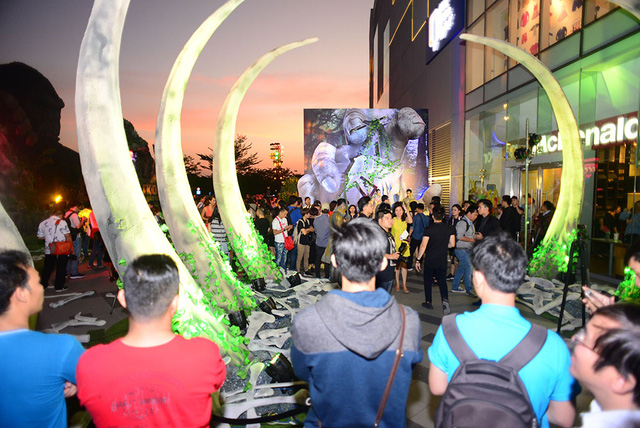 Trung t&acirc;m thương mại - nơi diễn ra buổi c&ocirc;ng chiếu phim bom tấn.