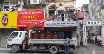 Hà Nội ra quân, người lấn chiếm vỉa hè nháo nhào chạy hàng