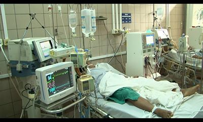 &nbsp;Uống 1,5 l&iacute;t rượu, 7 sinh vi&ecirc;n nhập viện v&igrave; ngộ độc methanol.