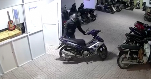 Clip - Tên trộm ngang nhiên trộm xe máy trong tầng hầm chung cư