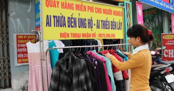 Ấm lòng quầy quần áo: “Thiếu đến lấy, thừa cho đi” tại Hà Nam