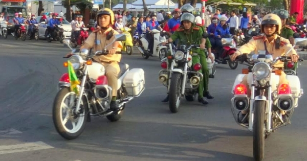 Quyết tâm đảm bảo trật tự ATGT và xử lý lấn chiếm vỉa hè