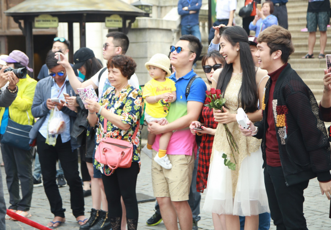 L&agrave; khu du lịch h&agrave;ng đầu Việt Nam, B&agrave; N&agrave; kh&ocirc;ng chỉ nỗ lực l&agrave;m mới m&igrave;nh bằng việc mang tới cho du kh&aacute;ch những trải nghiệm mới lạ m&agrave; nơi đ&acirc;y c&ograve;n lan tỏa gi&aacute; trị y&ecirc;u thương, ngọt ng&agrave;o, gắn kết con người với nhau.  Vốn nổi tiếng