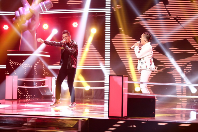 V&ograve;ng đối đầu Giọng h&aacute;t Việt: Đ&ocirc;ng Nhi ph&aacute;t