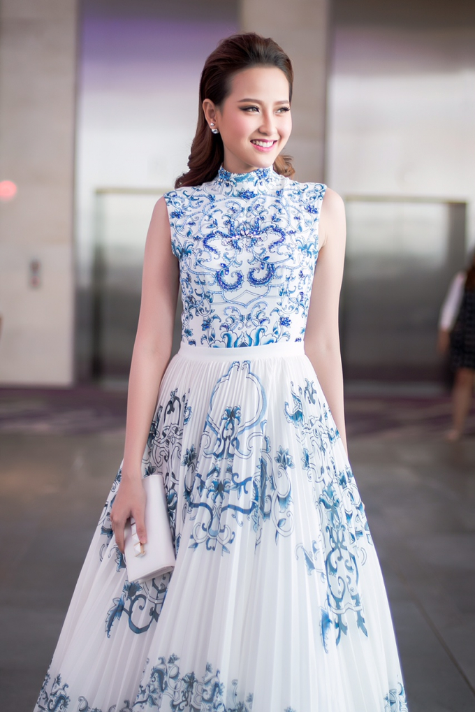 Hoa kh&ocirc;i du lịch Việt Nam Kh&aacute;nh Ng&acirc;n lộng lẫy như c&ocirc;ng ch&uacute;a đi casting The Face sau đăng quang