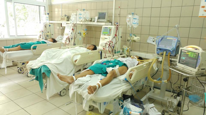 Vừa qua, tại H&agrave; Nội tiếp tục ghi nhận th&ecirc;m c&aacute;c trường hợp ngộ độc rượu.&nbsp;