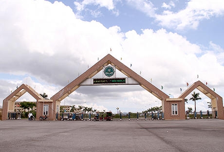 Hàng chục thanh niên "loạn đả" ngay cổng trường đại học Hà Tĩnh