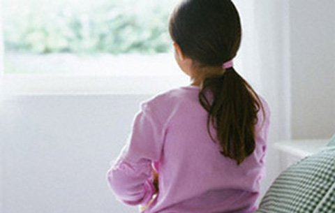 Mỗi năm c&oacute; khoảng 1.000 em bị x&acirc;m hại t&igrave;nh dục. (H&igrave;nh minh họa)