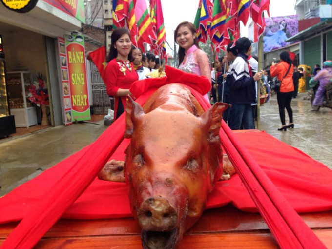 Hội Co Sầu c&ograve;n l&agrave; dịp để du kh&aacute;ch giao lưu văn h&oacute;a, ẩm thực của v&ugrave;ng đất bi&ecirc;n cương, nơi c&oacute; ngọn th&aacute;c Bản Giốc h&ugrave;ng vĩ.