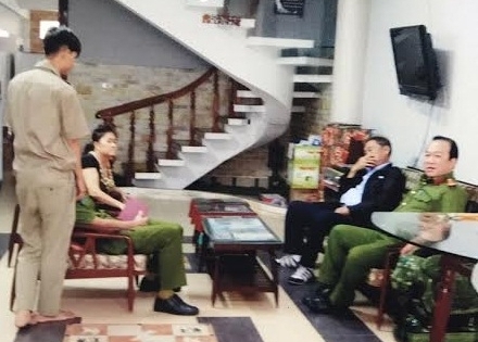 Bối rối xác nhận độc thân cho... cụ bà U80