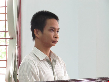 Bị c&aacute;o Nguyện tại phi&ecirc;n t&ograve;a ph&uacute;c thẩm ng&agrave;y 13/3. (Ảnh: b&aacute;o Ph&aacute;p luật TP HCM)