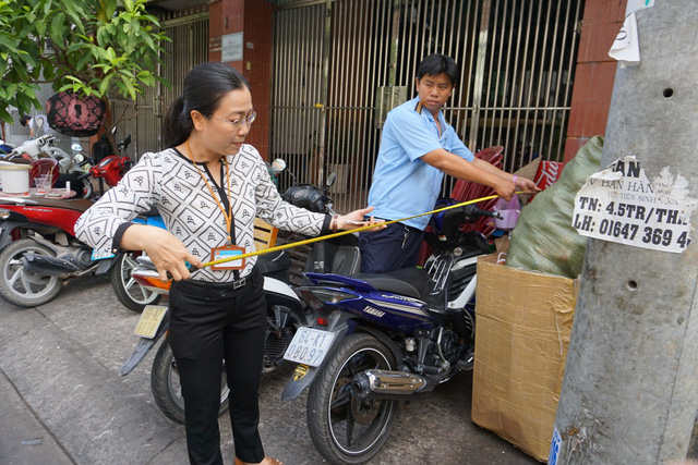 TPHCM: Nhiều l&atilde;nh đạo quận, huyện tiếp tục xuống đường &ldquo;đ&ograve;i&rdquo; lại vỉa h&egrave;