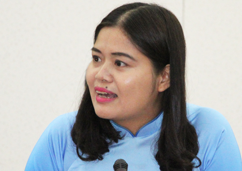 C&ocirc; &nbsp;Vũ Thị Bắc tại buổi tiếp x&uacute;c cử tri trẻ TP HCM chiều 14/3. Ảnh:&nbsp;Mạnh T&ugrave;ng