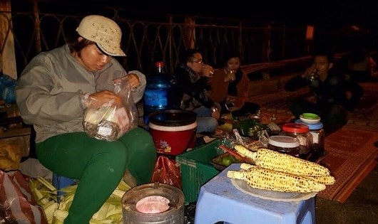 Băn khoăn trước những kiếp nghèo sống bám vỉa hè