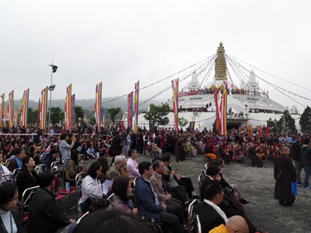 H&agrave;ng vạn phật tử đ&atilde; tề tựu về lễ hội Quan &Acirc;m Đại Bảo Th&aacute;p T&acirc;y Thi&ecirc;n (Tam Đảo, Vĩnh Ph&uacute;c) từ s&aacute;ng sớm 16.3.