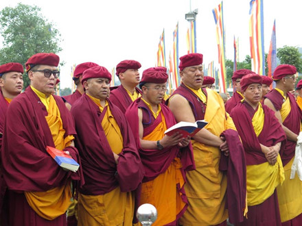 Chuyến viếng thăm hoằng ph&aacute;p của Đức Gyalwang Drukpa v&agrave; Tăng đo&agrave;n Truyền thừa Drukpa tại Việt Nam k&eacute;o d&agrave;i từ 14.3 đến 2.4.2017.