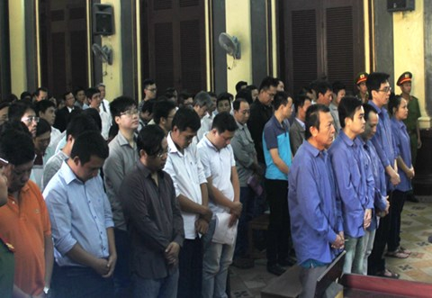 C&aacute;c bị c&aacute;o trong đường d&acirc;y đ&aacute;nh bạc trăm tỉ.