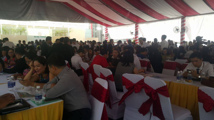 Buổi ra mắt nh&agrave; mẫu dự &aacute;n&nbsp;Moonlight Boulevard thu h&uacute;t được nhiều kh&aacute;ch h&agrave;ng.