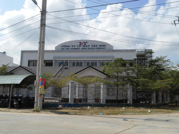 Qu&aacute; tr&igrave;nh hoạt động, Nh&agrave; m&aacute;y của C&ocirc;ng ty cổ phần may T&acirc;y Sơn ph&aacute;t t&aacute;n kh&oacute;i, bụi, m&ugrave;i h&ocirc;i, ảnh hưởng đến khu d&acirc;n cư xung quanh.