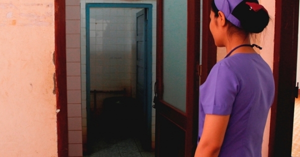 Đắk Lắk: Phát hiện 2 thi thể trẻ sơ sinh còn nguyên dây rốn trong thùng rác