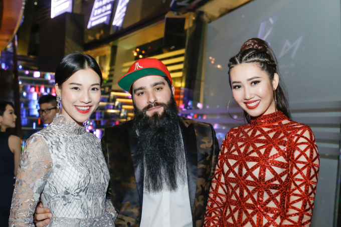 Chi Pu, Ho&agrave;ng Oanh đọ d&aacute;ng c&ugrave;ng si&ecirc;u mẫu Coco Rocha