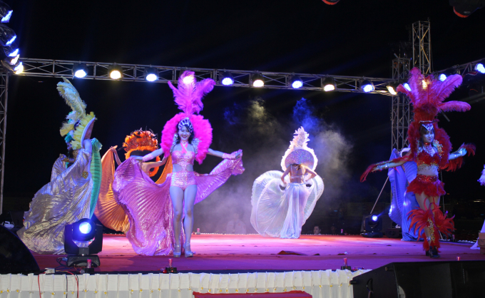 C&aacute;c tiết mục văn nghệ trong &ldquo;Tuần văn ho&aacute; ẩm thực v&agrave; đua ngựa &nbsp;Gia Lai 2017&rdquo;.