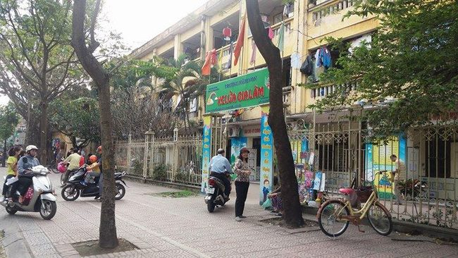 Trường mầm non Xe Lửa Gia L&acirc;m nơi b&eacute; g&aacute;i theo học.