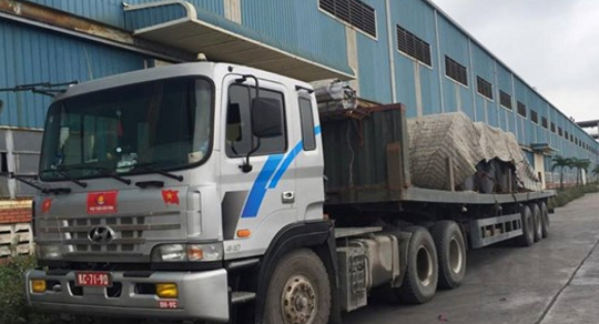 Hải Ph&ograve;ng: Tạm giữ xe biển đỏ chở th&eacute;p qu&aacute; tải trọng tr&ecirc;n 100%