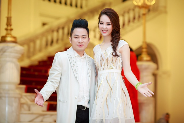 Thụy V&acirc;n v&agrave; ca sĩ T&ugrave;ng Dương.