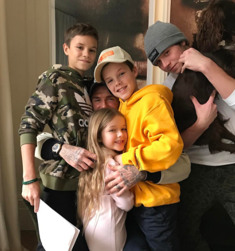 David Beckham c&ugrave;ng c&aacute;c con y&ecirc;u. (Ảnh: Instagram)