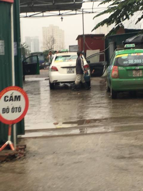 B&atilde;i xe kh&ocirc;ng ph&eacute;p đang hoạt động.