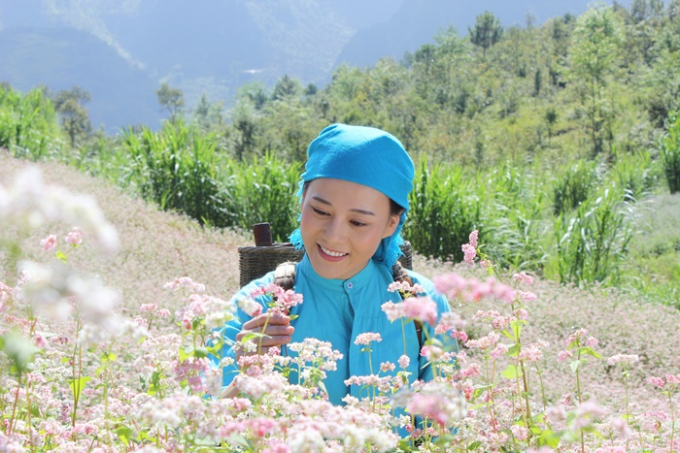 &ldquo;Lặng y&ecirc;n dưới vực s&acirc;u&rdquo;: Một H&agrave; Giang đẹp tuyệt vời v&agrave; một c&acirc;u chuyện t&igrave;nh đầy s&oacute;ng gi&oacute; về tục &ldquo;cướp&rdquo; vợ