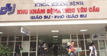 Tạo lệ xấu... “sính” khám giáo sư