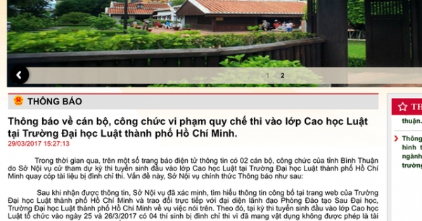 Trưởng Ban Pháp chế, cán bộ thanh tra tỉnh mang tài liệu vào phòng thi cao học luật