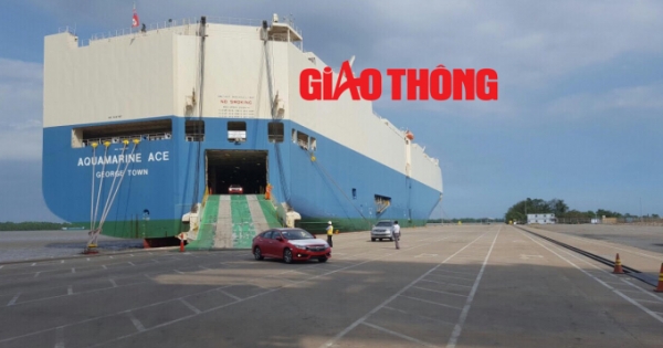 Hàng nghìn ô tô Honda cập cảng, giá giảm 200 triệu mỗi chiếc