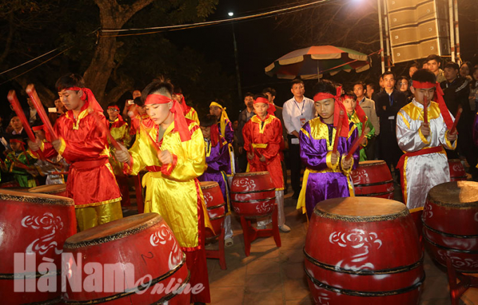 H&agrave; Nam: Lễ ph&aacute;t lương đền Trần Thương - Lời nhắn nhủ về cuộc sống v&agrave; vận sống của con người