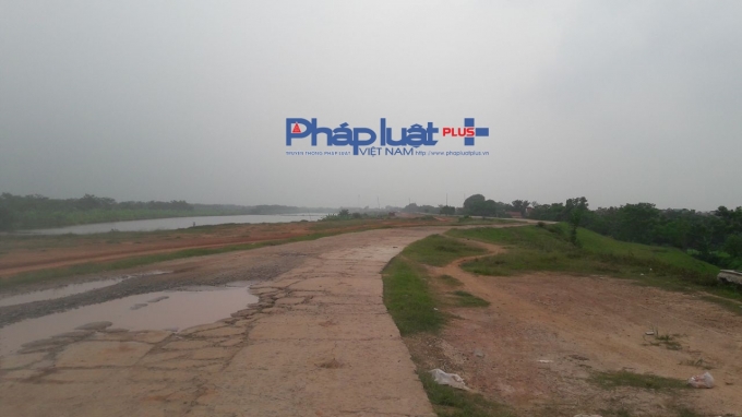 Dự &aacute;n cải tạo n&acirc;ng cấp đ&ecirc; tả s&ocirc;ng Hồng đang chậm tiến độ 5 năm.