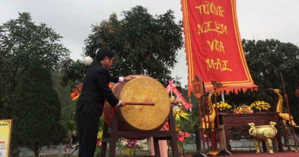 Nghệ An: Nhộn nhịp với lễ hội Đền Vua Mai