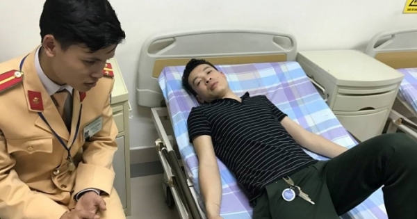 Cảnh sát giao thông cứu người bị co giật khi điều khiển xe ô tô