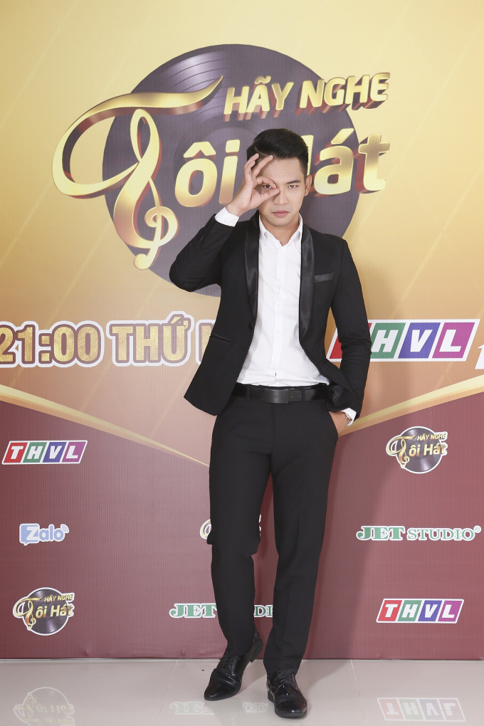 Mối t&igrave;nh &ldquo;định mệnh&rdquo; của ph&ugrave; thủy nh&aacute;i giọng Mai Quốc Việt v&agrave; vợ Việt kiều