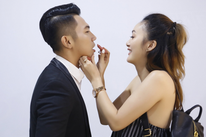 Mai Quốc Việt đ&atilde; chứng minh cho gia đ&igrave;nh vợ thấy t&igrave;nh y&ecirc;u thật sự của họ vượt tr&ecirc;n cả những định kiến lạc hậu ấy